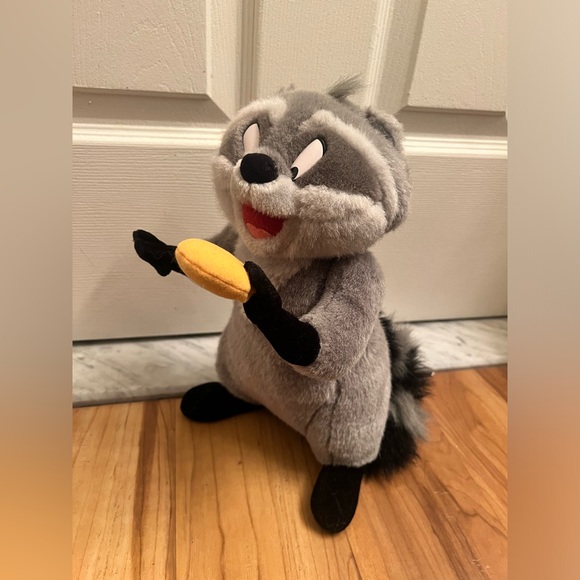 Disney Toys Vtg Disneyland Pocahontas Meeko Raccoon Plush Stuffed